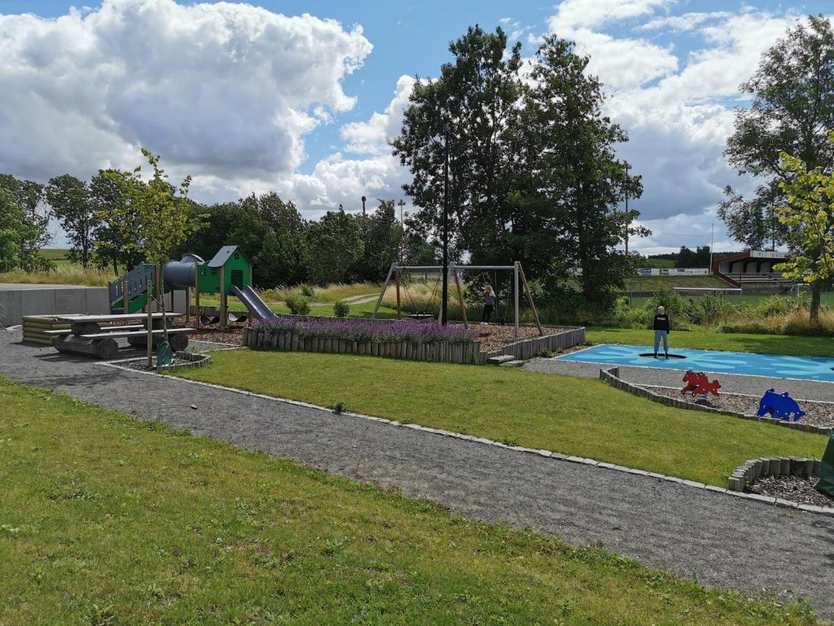 Апартаменты Gamla Skolan Rum & Oevernattning I Spjutstorp Экстерьер фото